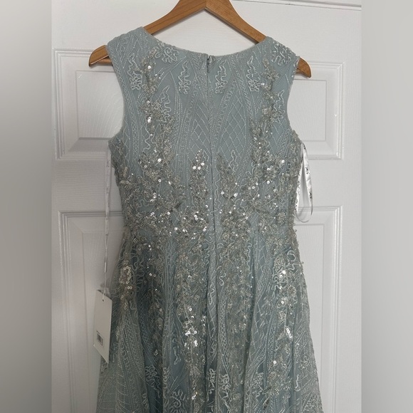 MAC DUGGAL embroidered floral sleeveless A-line gown NWT - Picture 12 of 13